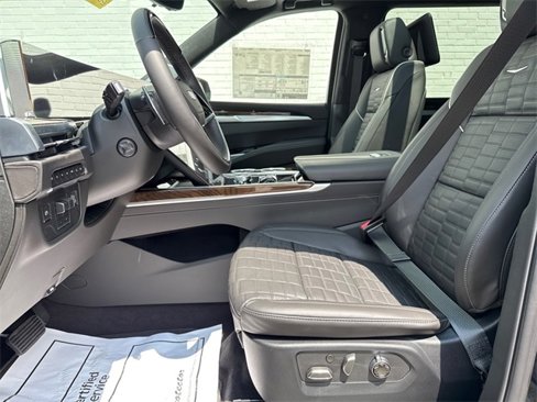 New 2025 Cadillac Escalade ESV Sport Platinum w/ LPO, ONYX Package image 10