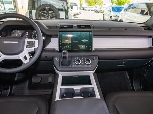New 2025 Land Rover Defender 110 S image 23