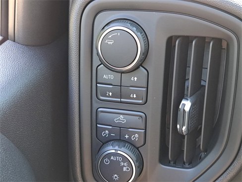 Used 2024 Chevrolet Silverado 1500 Custom Trail Boss image 17
