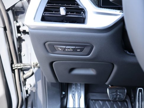 New 2026 BMW X5 M60i w/ Executive Package image 39