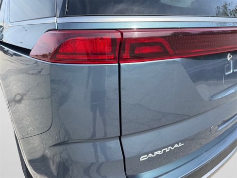 Used 2024 Kia Carnival SX image 19