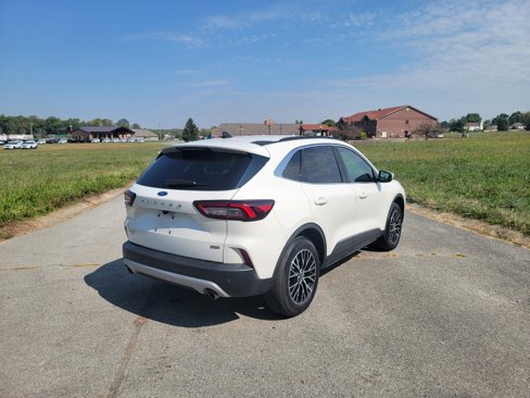 New 2025 Ford Escape SE image 12