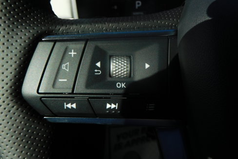 New 2025 Mitsubishi Outlander AWD image 17