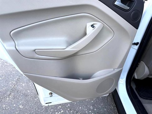 Used 2016 Ford Escape SE w/ Equipment Group 201A image 30