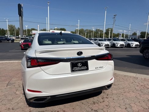 New 2025 Lexus ES 350 Luxury image 13