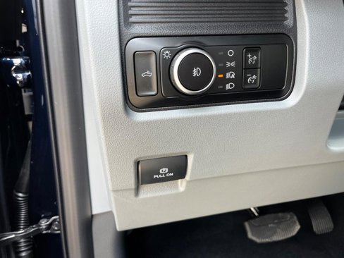 New 2025 Ford F250 4x4 Crew Cab Super Duty image 10