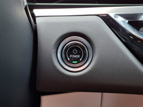 Used 2025 Cadillac Lyriq Sport image 29