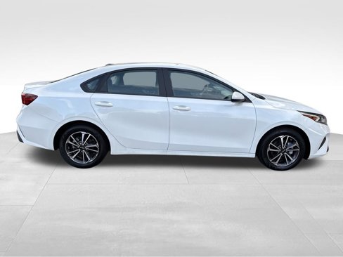 Used 2024 Kia Forte LXS image 7
