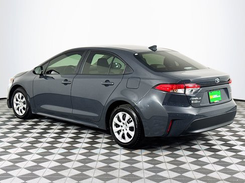 Used 2025 Toyota Corolla LE image 6