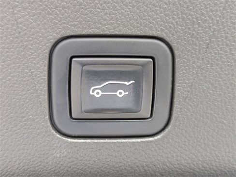 Used 2022 Chevrolet Tahoe High Country image 13