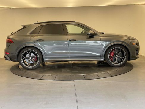 New 2025 Audi RS Q8 performance image 8