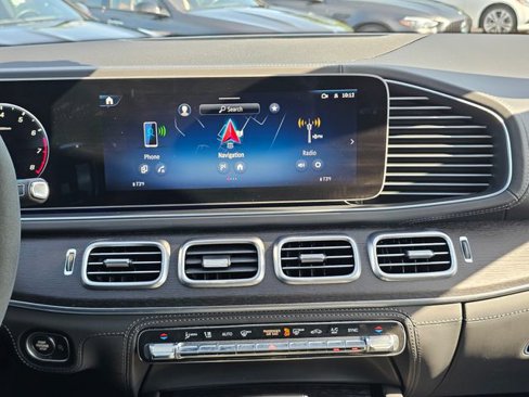 Certified 2025 Mercedes-Benz GLE 53 AMG 4MATIC image 38