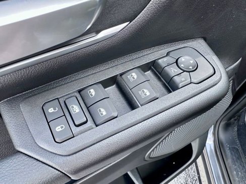 New 2026 RAM 1500 4x4 Crew Cab image 15