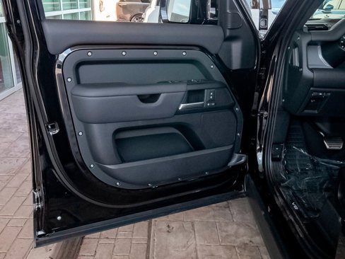 New 2025 Land Rover Defender 110 V8 image 33
