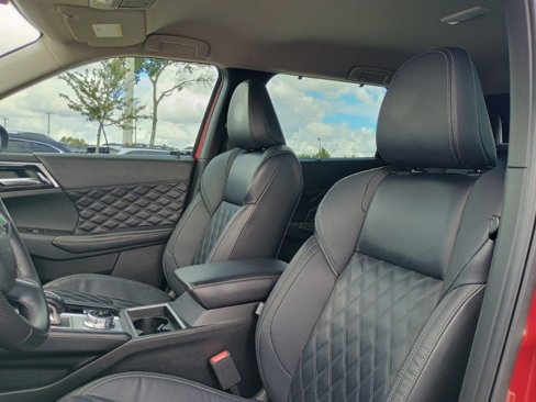 Used 2023 Mitsubishi Outlander SEL image 13