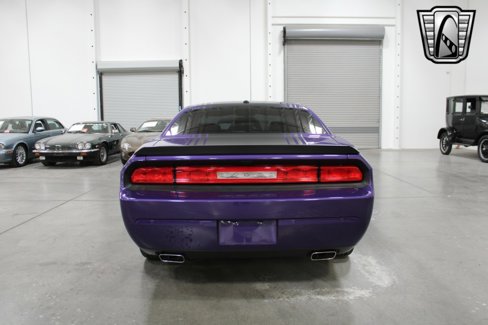 Used 2014 Dodge Challenger R/T image 4
