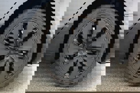Used 2025 Tesla Model 3 Long Range image 7