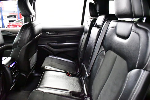 Used 2024 Jeep Grand Cherokee L Laredo image 11