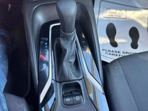 Used 2021 Toyota Corolla LE image 18