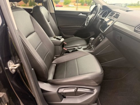 Used 2018 Volkswagen Tiguan SE image 25