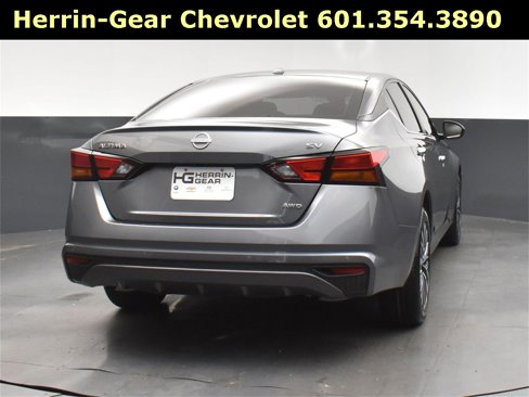 Used 2024 Nissan Altima 2.5 SV image 7