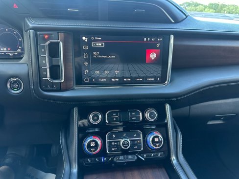 Used 2023 GMC Yukon Denali Ultimate image 16