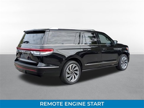 Certified 2024 Lincoln Navigator L 4WD image 3