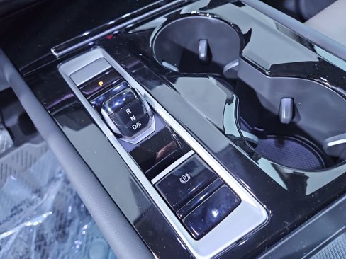 New 2025 Volkswagen Atlas SEL image 24