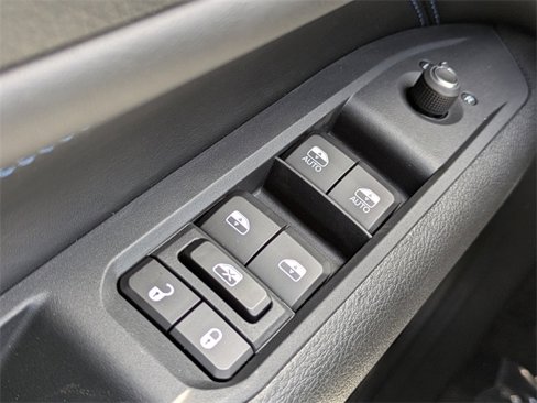Used 2025 Jeep Compass Latitude w/ Convenience Group image 24