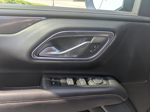 Used 2023 GMC Yukon XL AT4 image 12