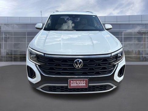 Used 2025 Volkswagen Atlas Cross Sport SE w/ Panoramic Sunroof Package image 9