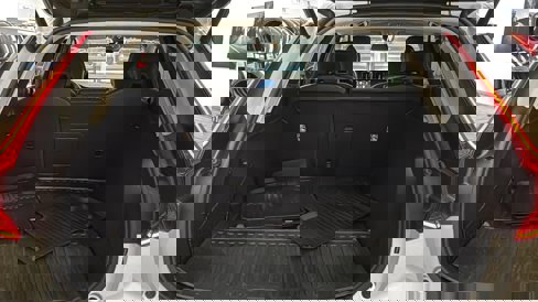 New 2025 Volvo XC60 T8 Core w/ Climate Package image 29
