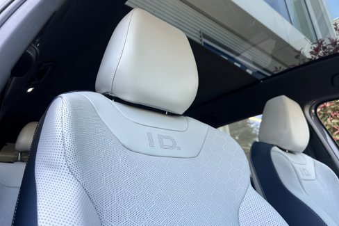 New 2025 Volkswagen ID.4 Pro S Plus image 16