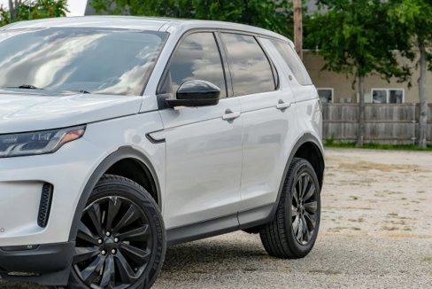 Used 2020 Land Rover Discovery Sport SE image 7