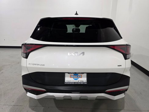 Used 2023 Kia Sportage LX image 26