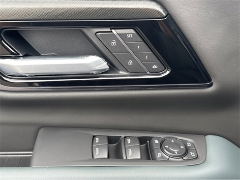 New 2025 GMC Yukon AT4 w/ Premium Trailering Package image 33