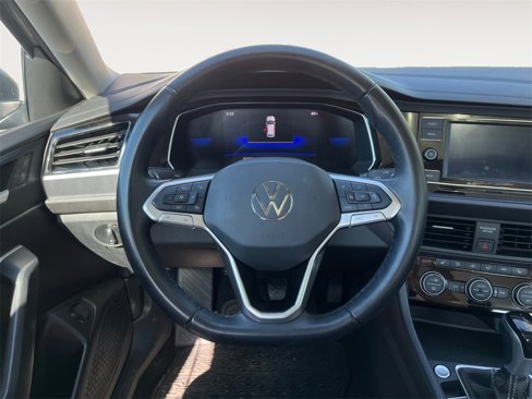 Used 2023 Volkswagen Jetta SE image 12