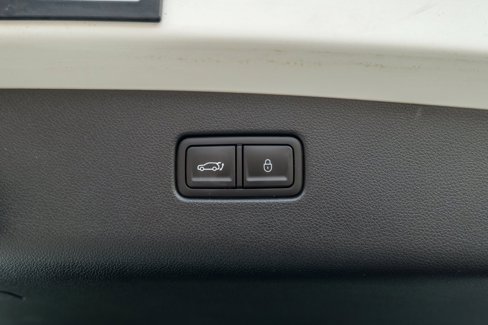 Used 2025 Genesis GV70 2.5T w/ Select Package image 63