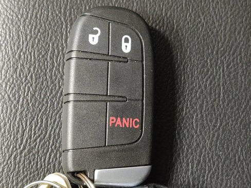 Used 2022 Jeep Compass Latitude w/ Sun and Sound Group image 32