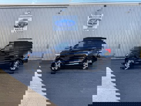 Used 2023 Ford Explorer XLT w/ Equipment Group 202A image 1
