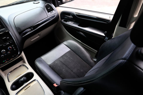 Used 2020 Dodge Grand Caravan SXT image 22