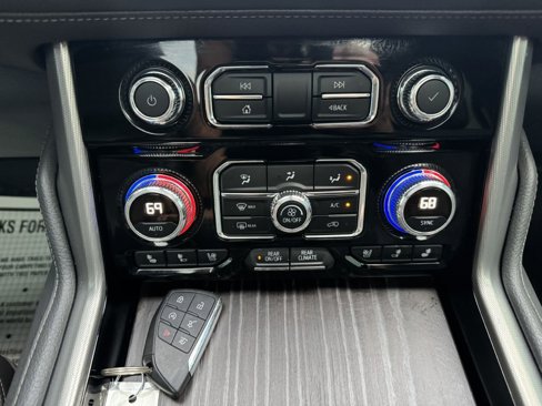 Used 2022 GMC Yukon XL Denali image 22