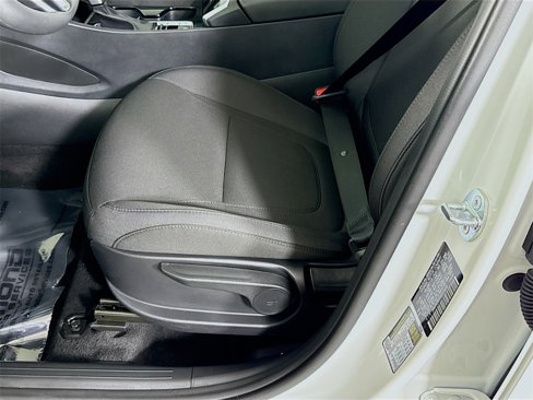 Certified 2025 Hyundai Tucson SE image 25