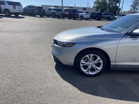 Used 2025 Honda Accord LX image 6