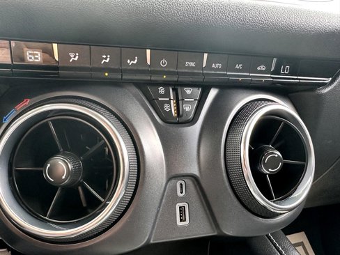 Used 2023 Chevrolet Blazer LT image 25