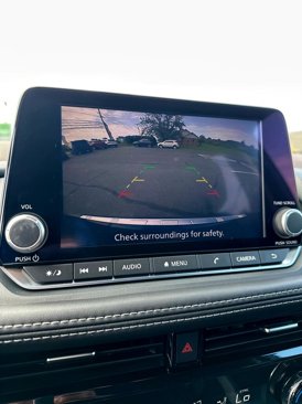 Used 2023 Nissan Rogue SV image 17