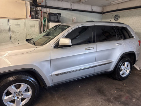Used 2011 Jeep Grand Cherokee Laredo w/ Trailer Tow Group image 2