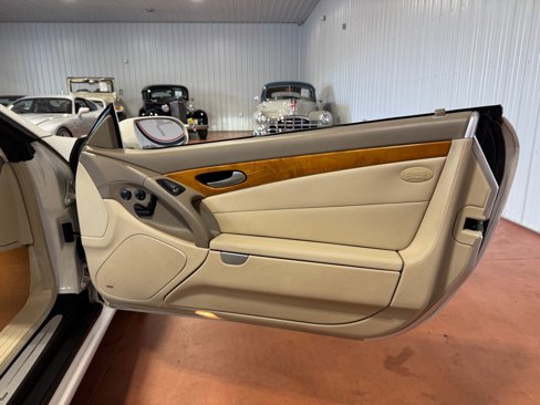 Used 2005 Mercedes-Benz SL 500 image 23