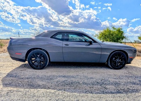 Used 2017 Dodge Challenger SXT w/ Blacktop Package image 9
