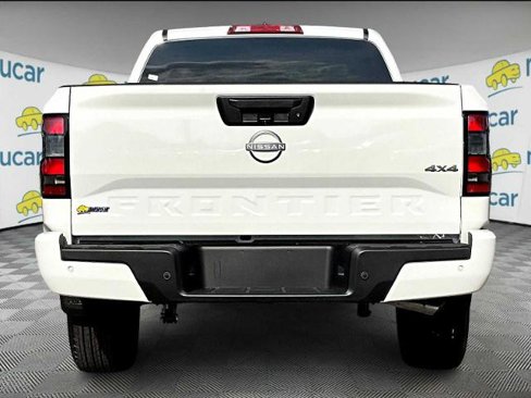 Certified 2025 Nissan Frontier SV image 5